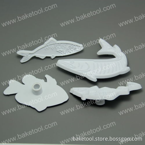 4 pcs Fabulous Fish Press Baking Mold Cake Cookie Cutter with instruction on backing card